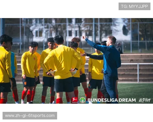 足球黄牌预警系统如何在比赛中协助教练及时调整防守策略